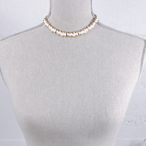 Vintage Signed Trifari Choker Necklace, Modern Zig Zag Chevron - Picture 10 of 11